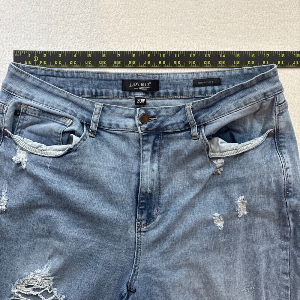 Judy Blue Boyfriend Fit Jeans Women‎ 20W Light Wash Distressed JB82281-JS MD - Picture 5 of 10